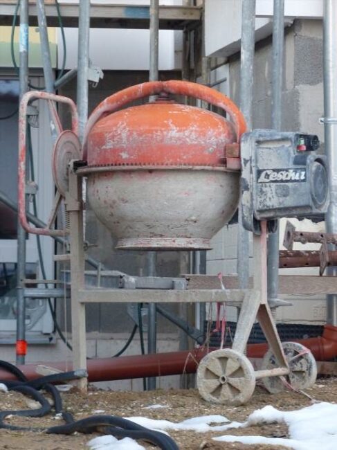 jaki wysoki płot od sąsiada